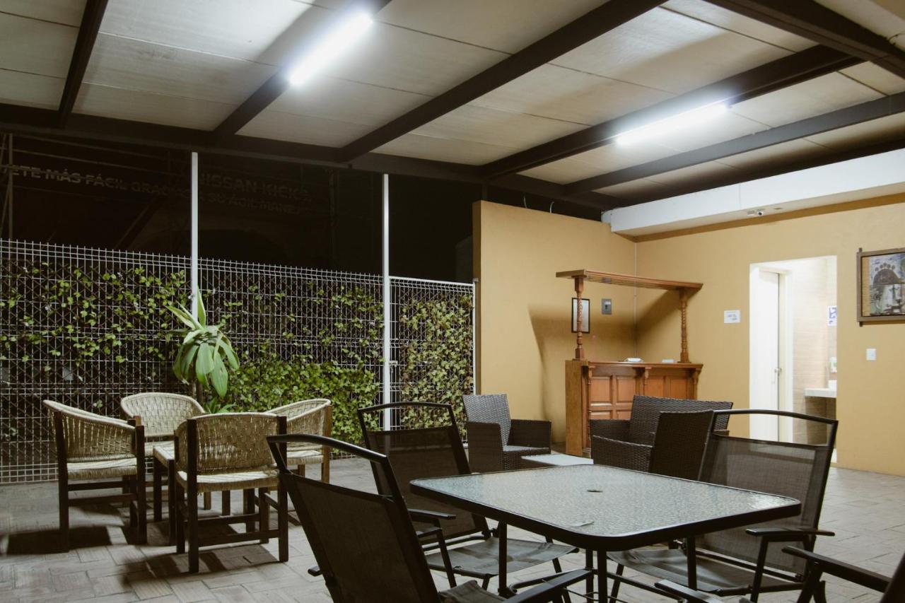Hotel Guiva Aeropuerto Oaxaca Экстерьер фото