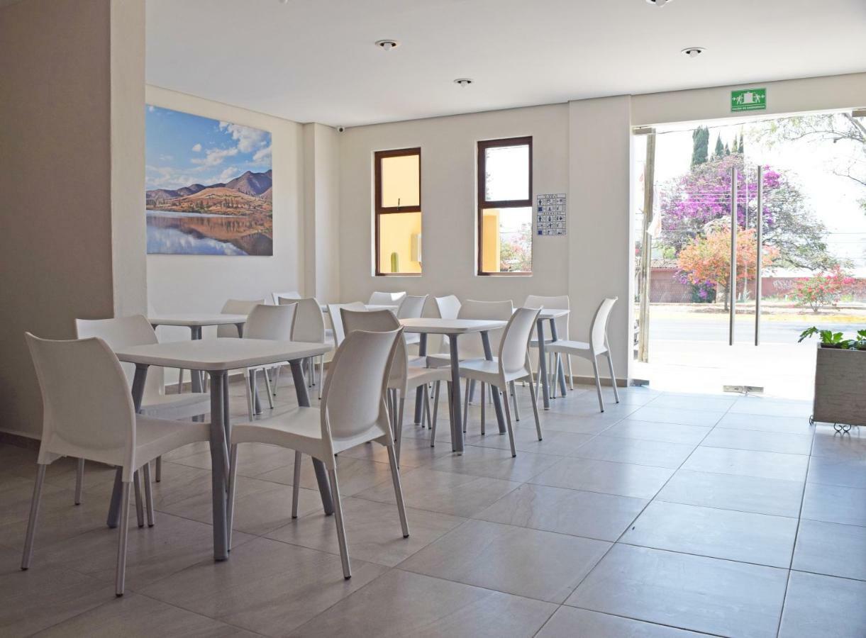 Hotel Guiva Aeropuerto Oaxaca Экстерьер фото