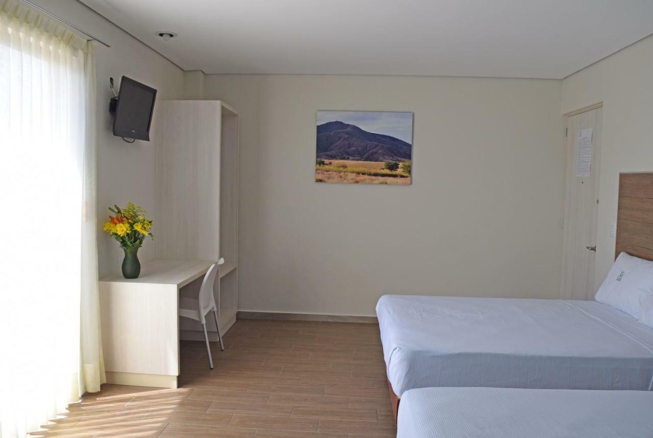 Hotel Guiva Aeropuerto Oaxaca Экстерьер фото